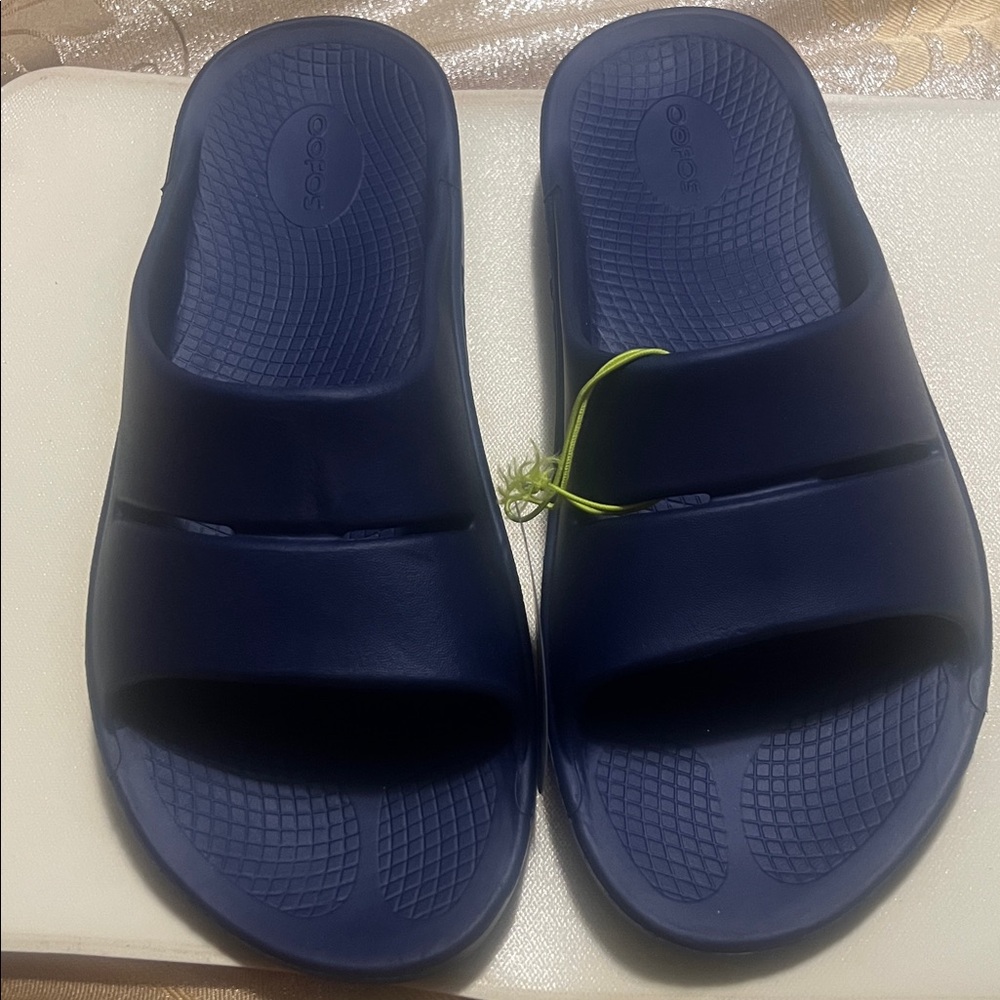 “NEW WITH TAGS” Oofos 00AHH UNISEX NAVY Blue comfortable Slides - Picture 1 of 8